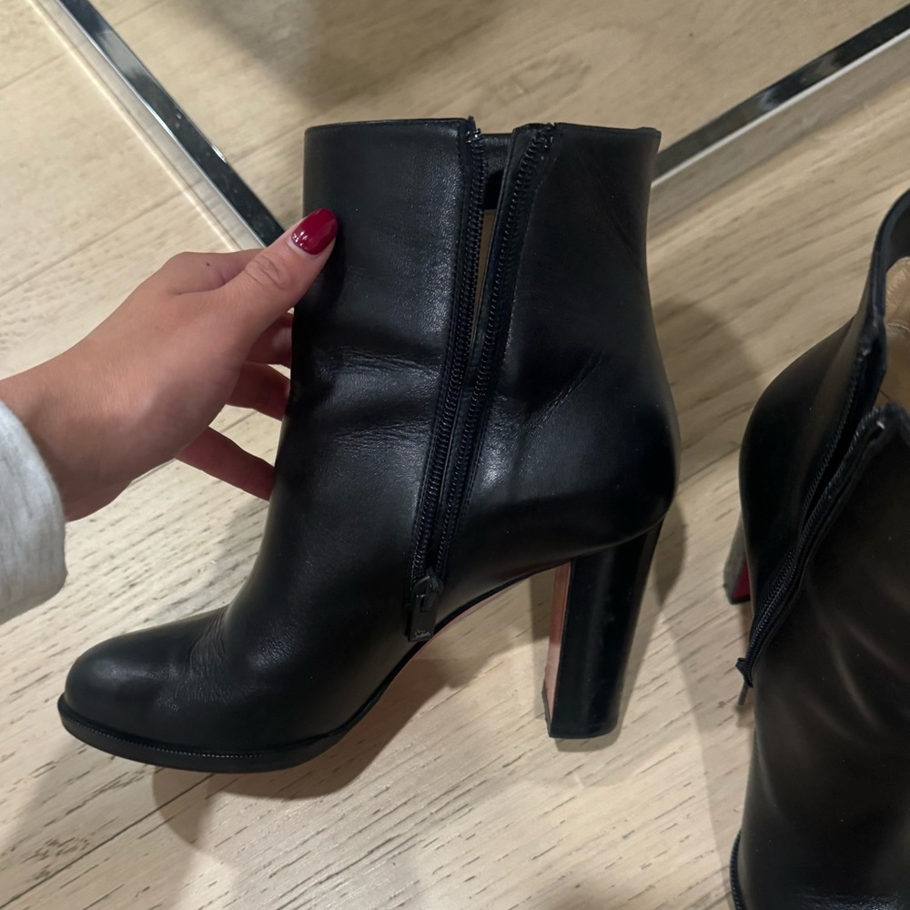 Christian loub Black Leather adox Bootie